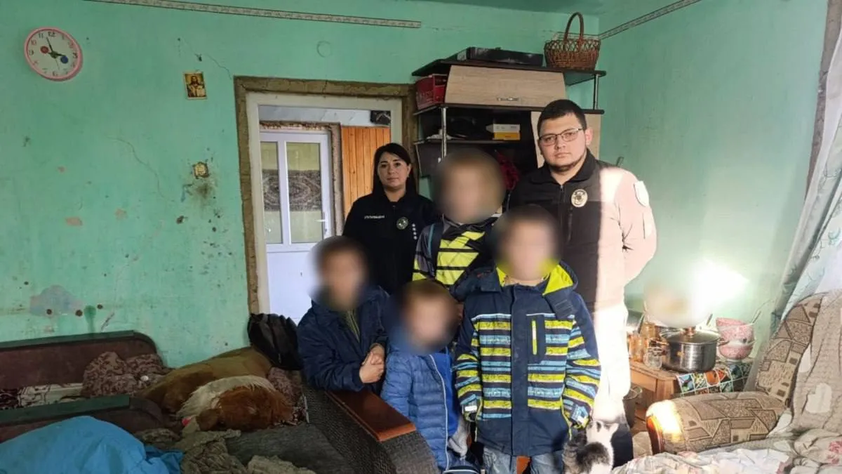 На Коломийщині четверо дітей жили без їжі та догляду