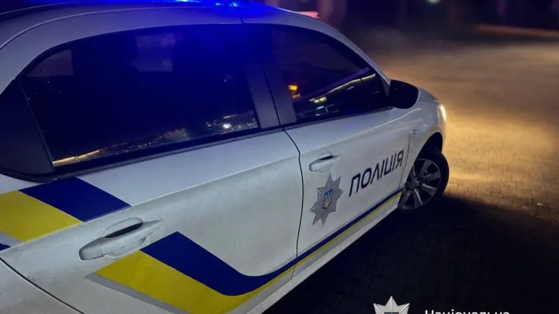 Підліток проти нетверезого чоловіка: у центрі Івано-Франківська стався конфлікт біля швидкої