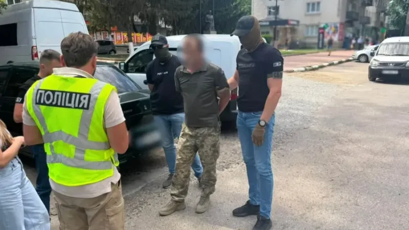6500 доларів за службу в тилу: посадовець Коломийського ТЦК потрапив під слідство