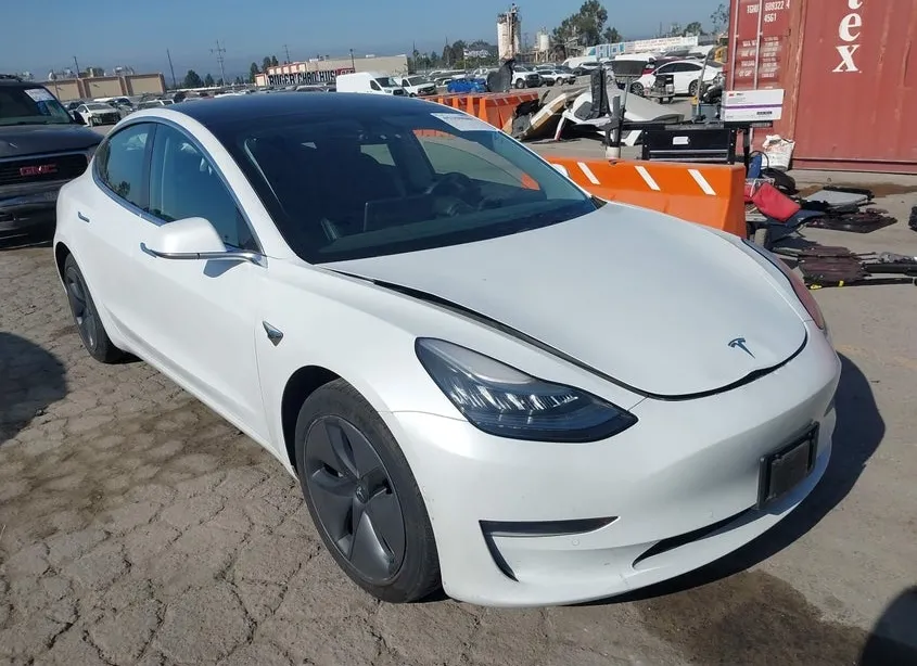 Как подобрать Tesla на американском аукционе и не переплатить?