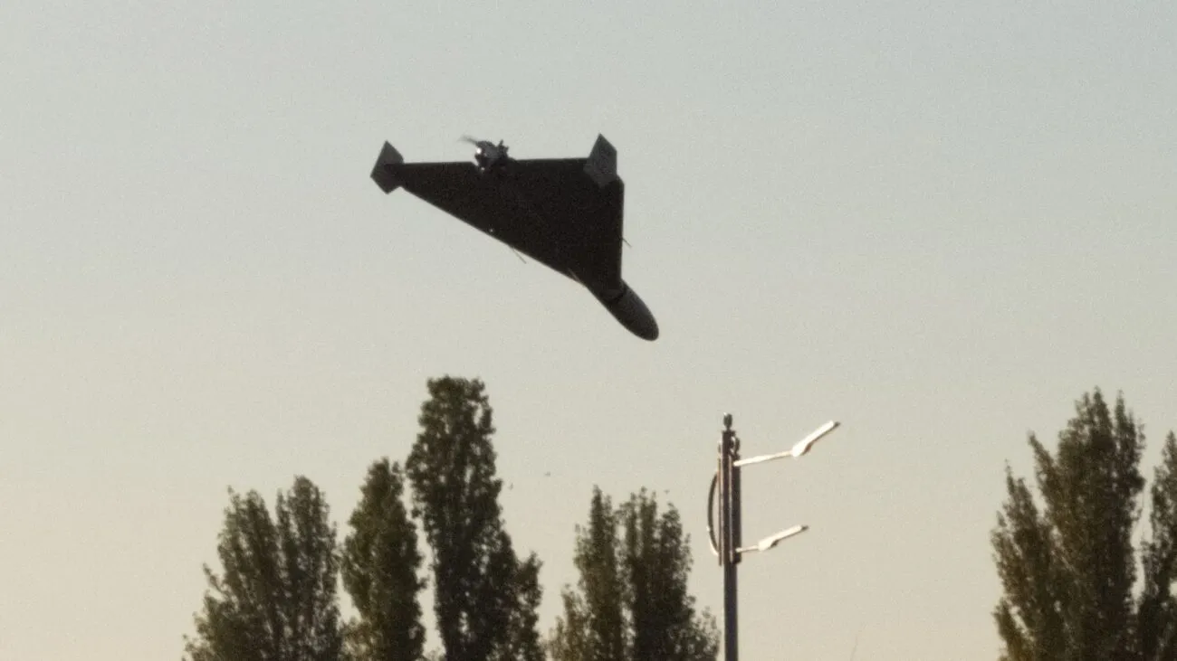 Вночі в Коломиї гриміли вибухи: уламки збитого дрону впали на територію підприємства
